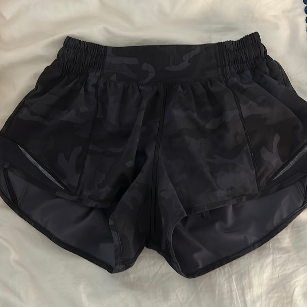 Lululemon hotty hot shorts black camo print
